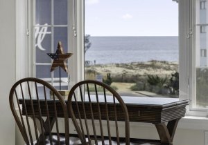 5-desk-with-view.jpg