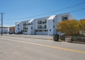 02-edgewater-ave-2.jpg