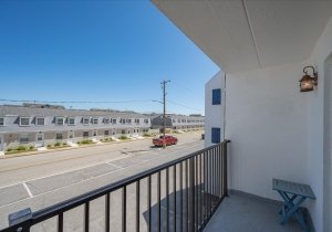 05-edgewater-ave-5.jpg