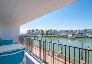 31-edgewater-ave-31.jpg