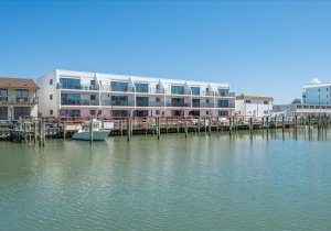 39-edgewater-ave-39.jpg