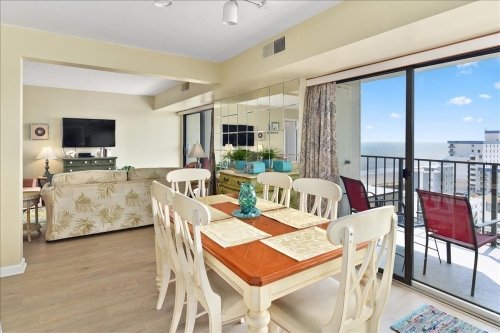 dining-area.jpg dining-area.jpg