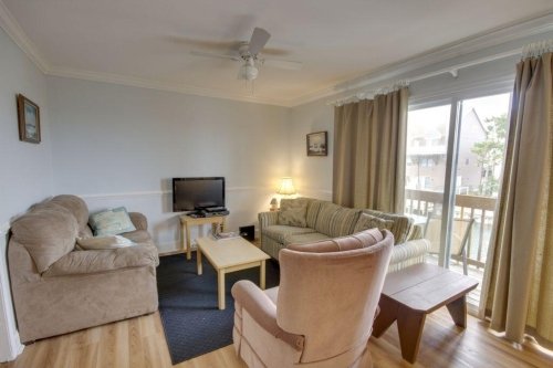 01-living-room.jpg 01-living-room.jpg
