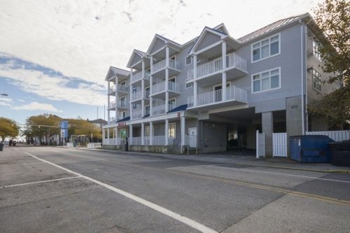 00-exterior.jpg 00-exterior.jpg