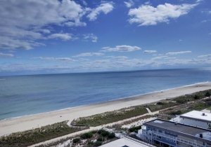 04-oceanfront-balcony.jpg