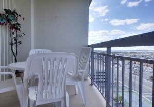 15-bayside-balcony.jpg