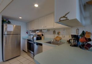 06-kitchen.jpg