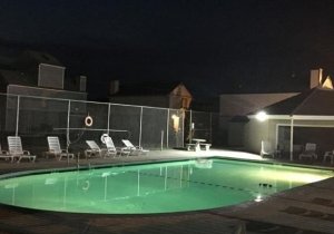 snypoolatnight2.jpg
