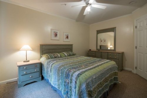 09-master-bedroom.jpg 09-master-bedroom.jpg