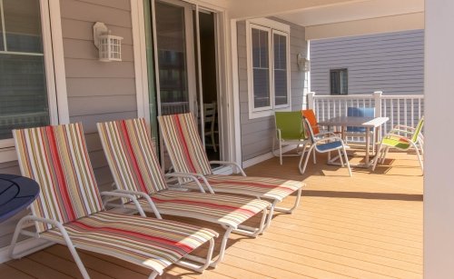 sandy-pause-balcony-1.jpg sandy-pause-balcony-1.jpg