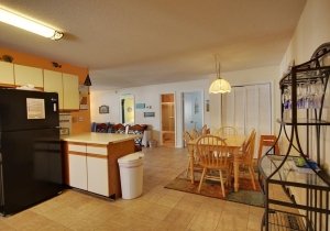12-dining-kitchen.jpg