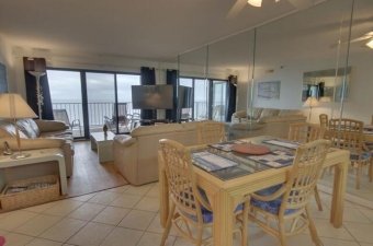 04-dining-area.jpg
