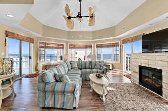 royalbeach-1.jpg